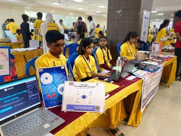 airnewsalerts's tweet image. Young students from #Kashmir to #Kanyakumari gather at Chennai on the occasion of #NationalSpaceDay to exhibit their inventions in various sectors. 

Dr.Srimathy Kesan, founder -CEO of Space Kidz India, inaugurates the exhibition.

The winners of the exhibition to be given a cash