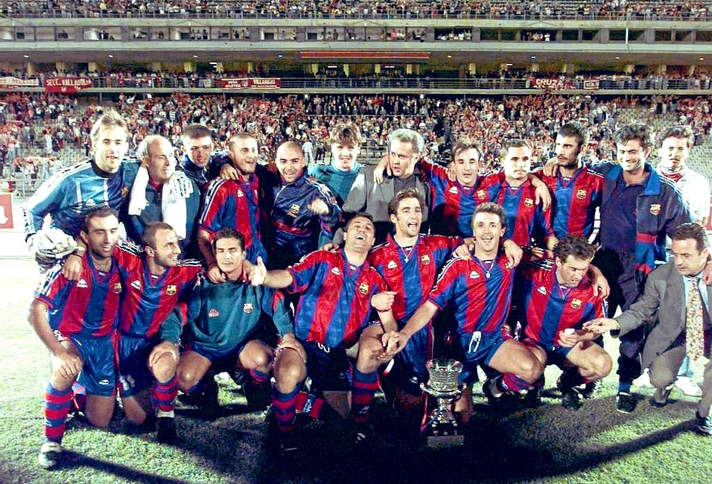 🔙 🏆 Supercampions! Un dia com avui de 1996 el Barça guanya la Supercopa tot i caure 3-1 davant l’Atlético de Madrid (5-2 anada). 

🏟️ Curiosament, cap dels dos partits es van jugar als estadis propis dels equips: Montjuïc i La Peineta.