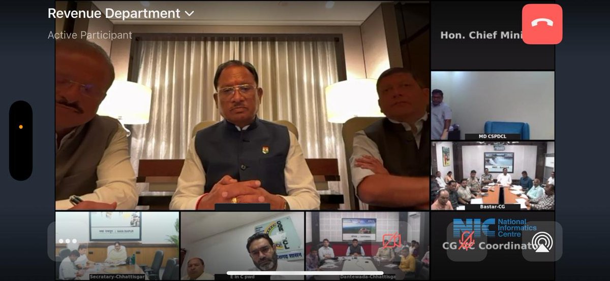 आज दक्षिण कोरिया से वीडियो कॉन्फ्रेंसिंग के माध्यम से बस्तर, दंतेवाड़ा, बीजापुर और सुकमा के कलेक्टर एवं वरिष्ठ अधिकारियों से बाढ़ प्रभावित क्षेत्रों की स्थिति और राहत कार्यों की जानकारी ली।

प्रभावित परिवारों को हर संभव सहायता उपलब्ध कराने, क्षतिग्रस्त मकानों की मरम्मत हेतु