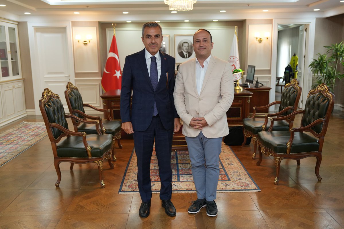 İlçemizde bulunan İstanbul Modern Sanat Müzesi Kamusal Programlar Yöneticisi Sayın Bora Ersezen, Kaymakamımız Sayın Abdullah Atakan Atasoy'u ziyaret etti.
Nazik ziyareti için kendisine teşekkür ederiz.
<a href="/ataatasoy19/">Atakan Atasoy</a>