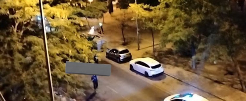 Arden contenedores en la Plaza del Juego de #LeganésNorteCastigado y la <a href="/AVVLNORTE/">Asociación Vecinal Leganés Norte</a> "lo denuncia" retuiteando un cartel desactualizado de hace 4 años para justificar sus 3.308€ de subvención 🔥🗑️
Y luego que si nos quejamos.