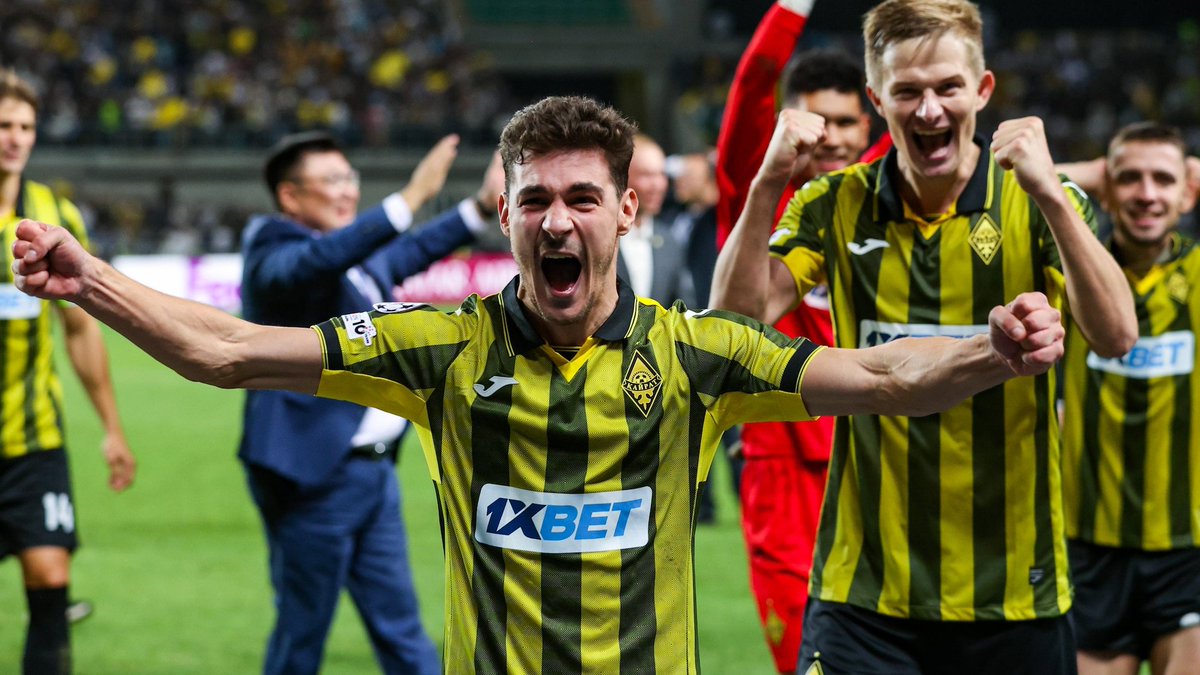 Brazalete Negro tweet media