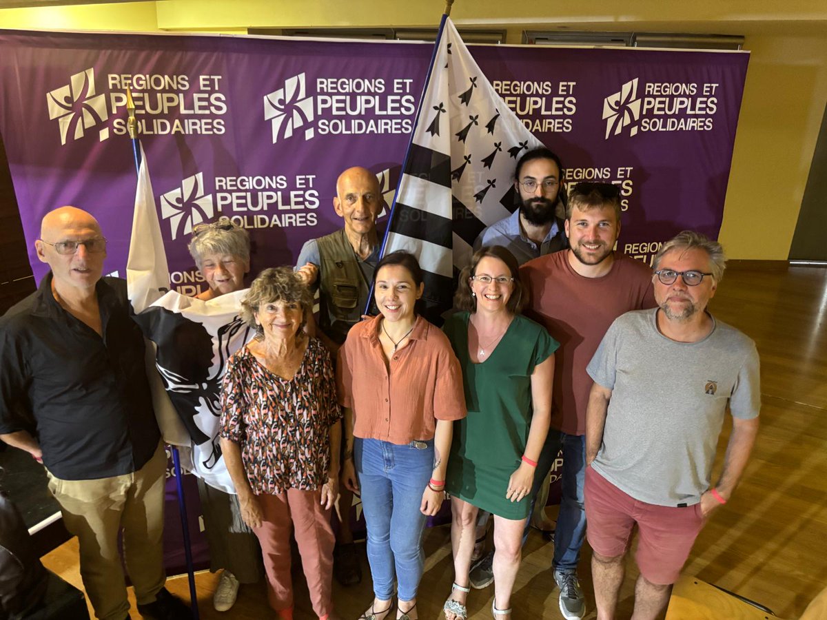 Cette semaine, c’était les universités d’été de <a href="/RetPS/">Régions et Peuples solidaires (R&PS)</a> en Corse. Un moment riche en échanges et réflexions !
On y était avec une délégation de l’<a href="/UDB__/">Union Dém. Bretonne</a> toujours un plaisir de retrouver et d’échanger avec nos camarades des autres partis de la fédération ✊️