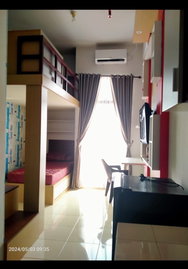 _adhita's tweet photo. Hai temans, aku mau nawarin sewa apartemen di Dave depok. Lokasinya deket banget sama UI (pintu vokasi). Deket gerbang tol kukusan dan akses ke stasiun ui/pocin juga deket. Kamarnya dilantai 10 menghadap ke jakarta ya. Ada 2 bed (tingkat) jadi bisa join sama temen https://t.co/KrtpvWZ7Ls