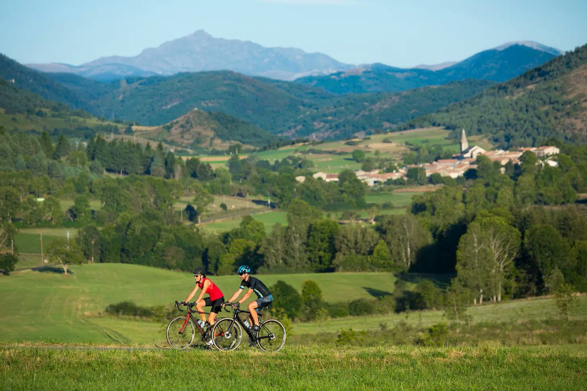 (Re)venir dans l’#Aude, soutenir ce territoire. Une partie a été touchée par les #incendies cet été. L’Aude, reste une terre vivante, accueillante. (Re)venir c’est soutenir celles &amp; ceux qui la font vivre et redécouvrir un territoire riche de sa diversité.
audetourisme.com/fr/toujourslau…