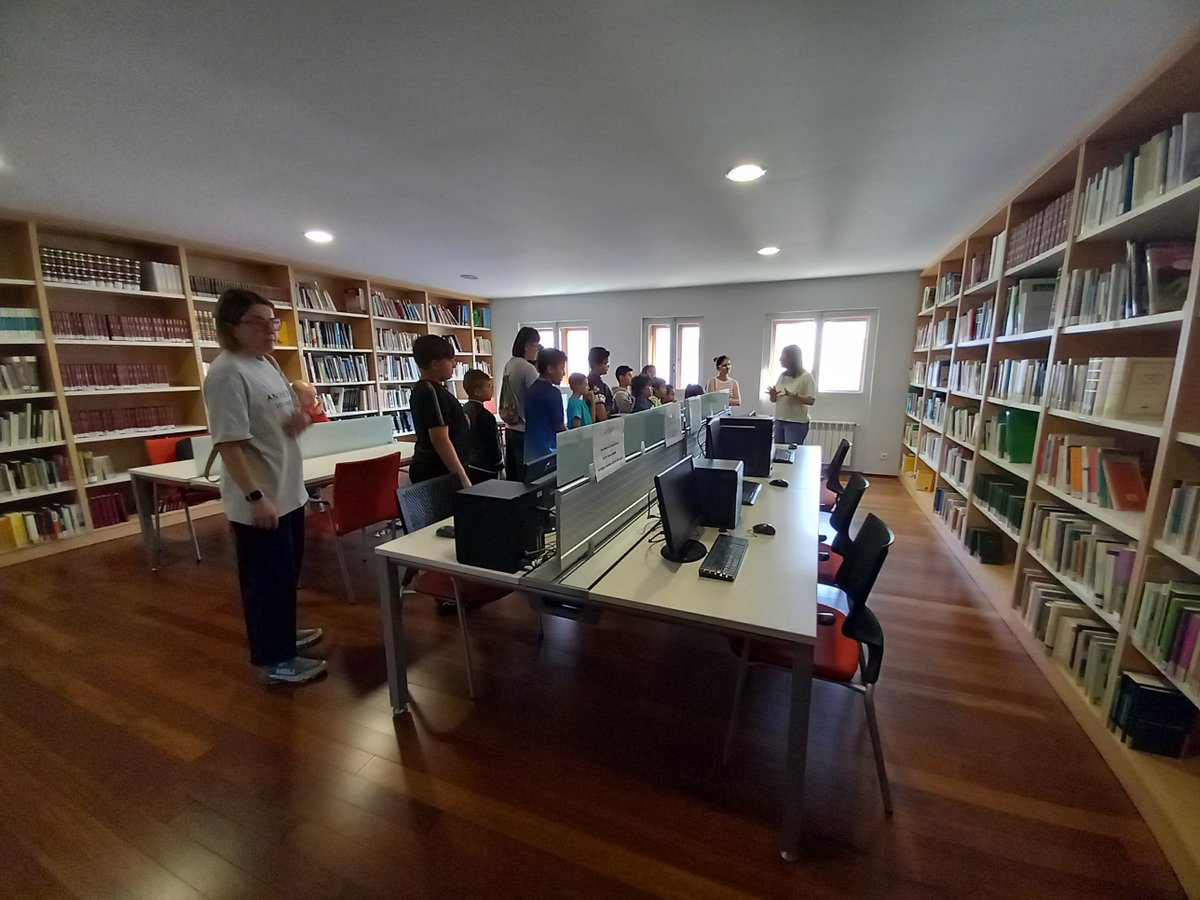 📚 O Concello de Viveiro clausura o “Proxecto de Reforzo Educativo, lecer e tempo libre”.

🗓️ A iniciativa desenvolveuse durante xullo e agosto con 17 menores e a colaboración de voluntariado e persoal técnico.

ℹ️ Máis info: 🔗 goo.su/C9hX