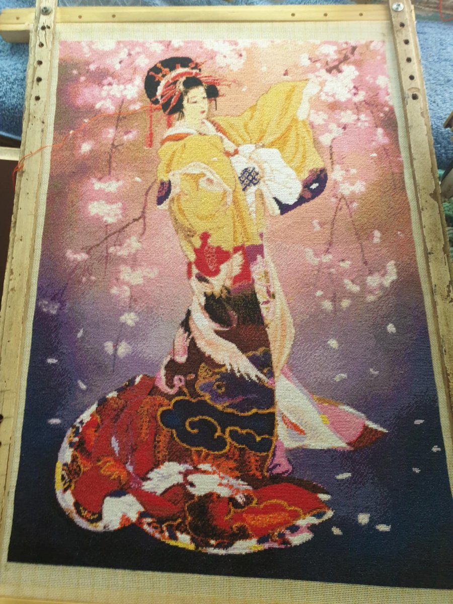 Senua_lyx's tweet image. Non-related to anything crypto but wanted to take the time and share this piece of art my dad made for me
HE has the patience of a sloth!  
6 month full time!
62 colours
44cm x 30cm
Over 1000 hours of #handstitching multiple needles in the same time 😂
#gobelin #geisha #Japan