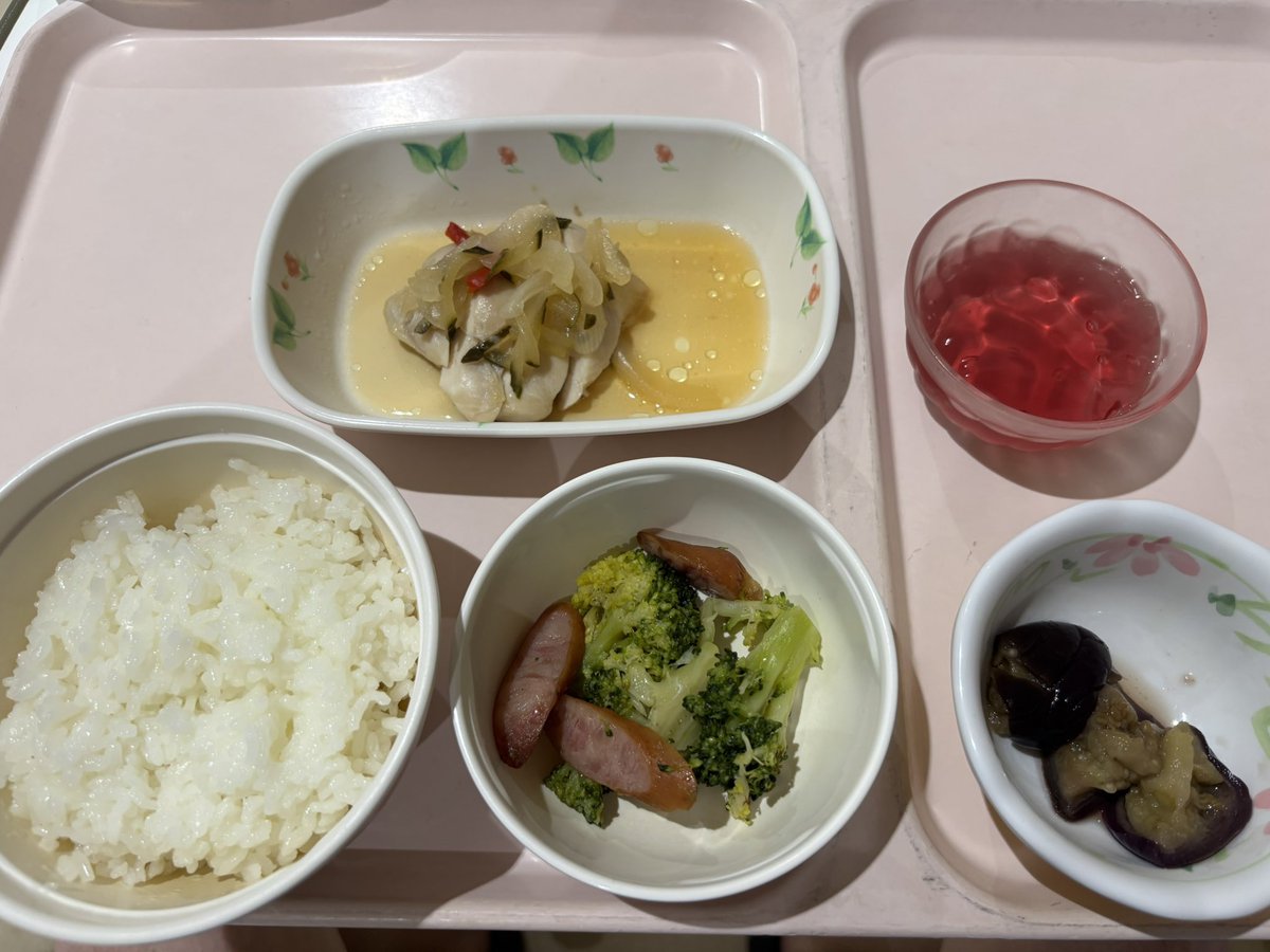 今日のディナー

やっぱり
腹ペコだと美味しいねー😋

完食
ご馳走様でした〜😁

＃ディナー
＃完食
＃腹ペコ