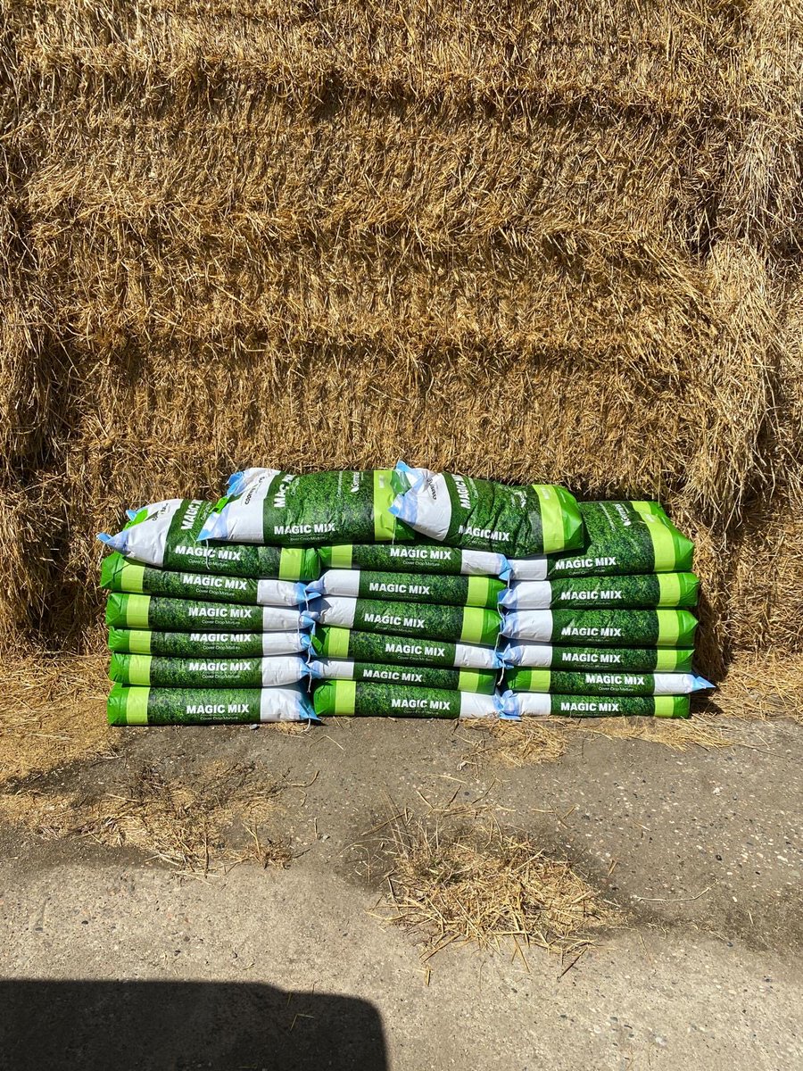 A Cooney Furlong Grain customer drilling a 7-way Magic Mix into spring barley stubble in South Wexford at 8kg/ha. An excellent way to set the land up for next spring ✔️
👉 For more information on this year’s Catch Crop options, contact your local Cooney Furlong branch