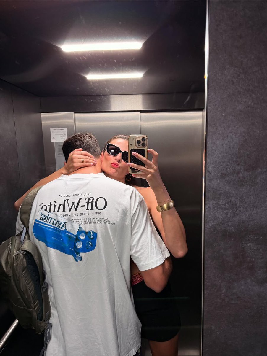 iosonomartix's tweet image. dayane e il fidanzato💕
#mellos