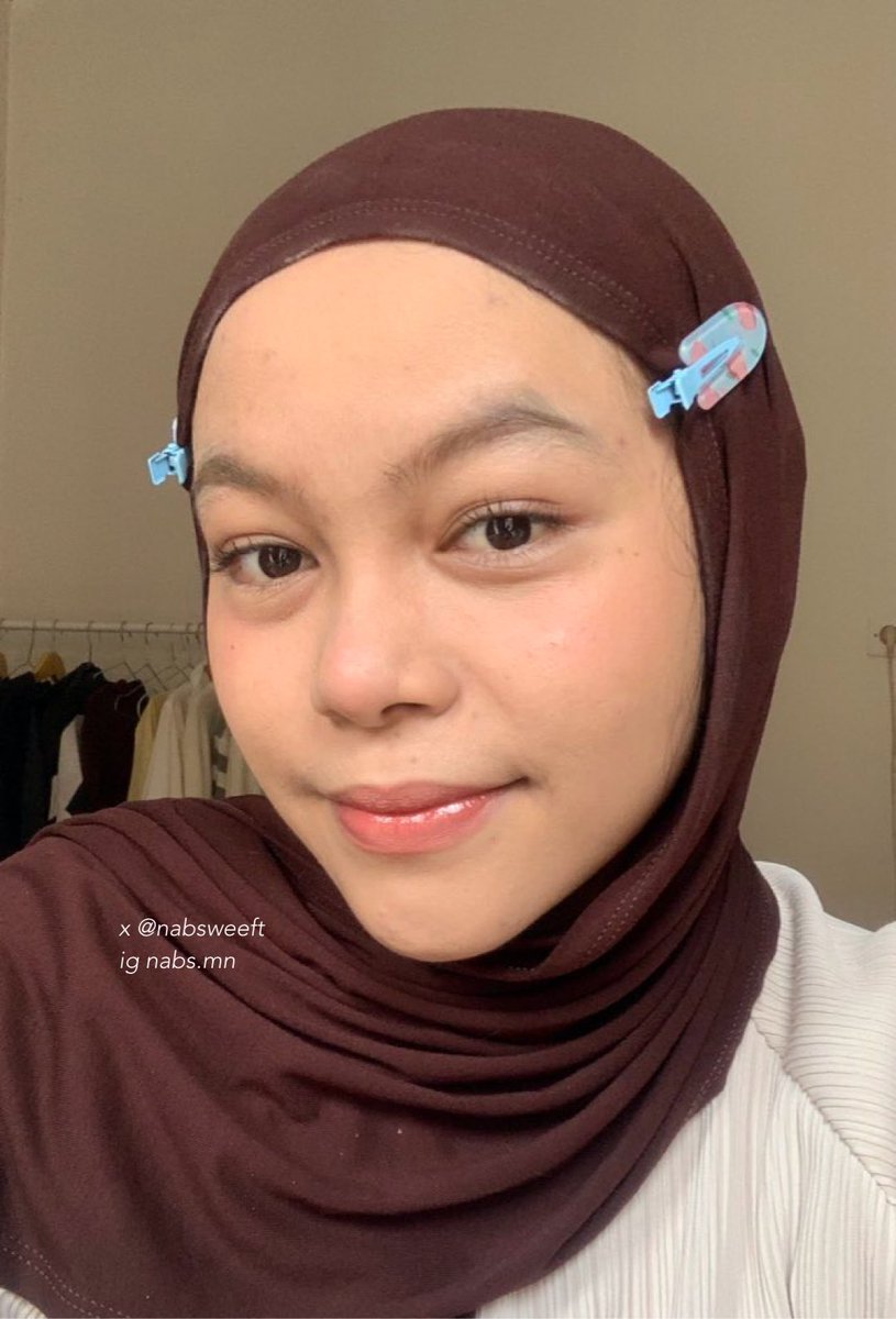 nabsweeft's tweet image. AKHIRNYA NEMU CUSHION YG BAGUS BANGET 😭✨

setelah cobain beberapa, aku ketemu cushion dari Trueve shade MN01 dan bener-bener bagus bangettt 🥹☝🏻