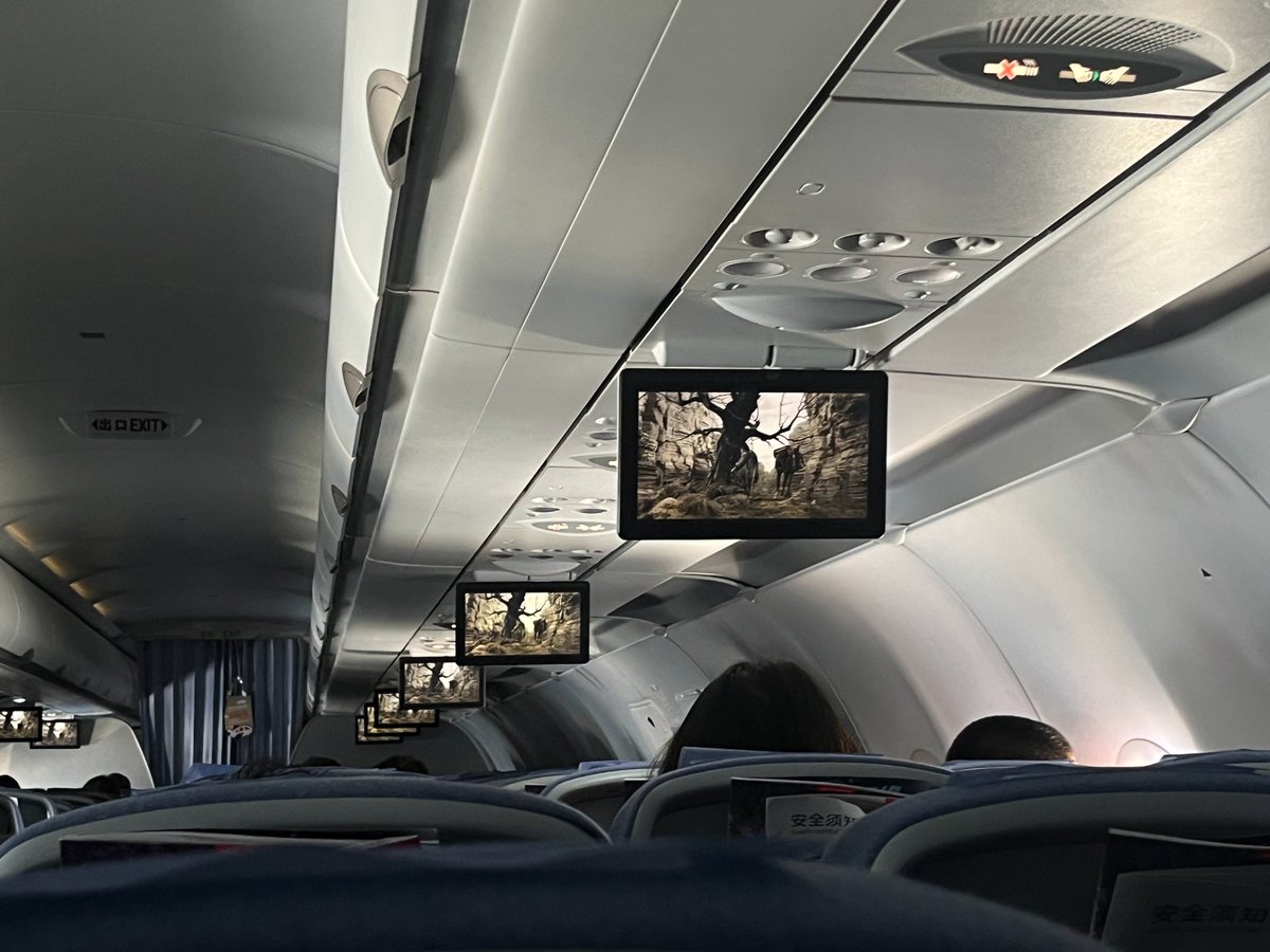 They’re showing Legend of Condor Heroes on Air China… so nice! ♥️
#TheLegendoftheCondorHeroes #GuoJing #XiaoZhanxGuoJing #XiaoZhan