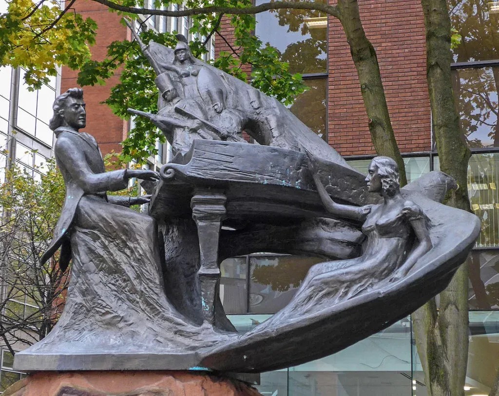 Hanami_fr's tweet photo. 💐 Le 28 août 1848, #Chopin donne un unique récital à Manchester.
Affaibli, il redoute la salle de 1200 places: 
"Mon jeu sera perdu dans une salle aussi vaste."

Le public lui fait un triomphe: il est rappelé à trois reprises.

➡️ Blog: https://t.co/7JYyq8FLm3 https://t.co/4sDxBuoMjE