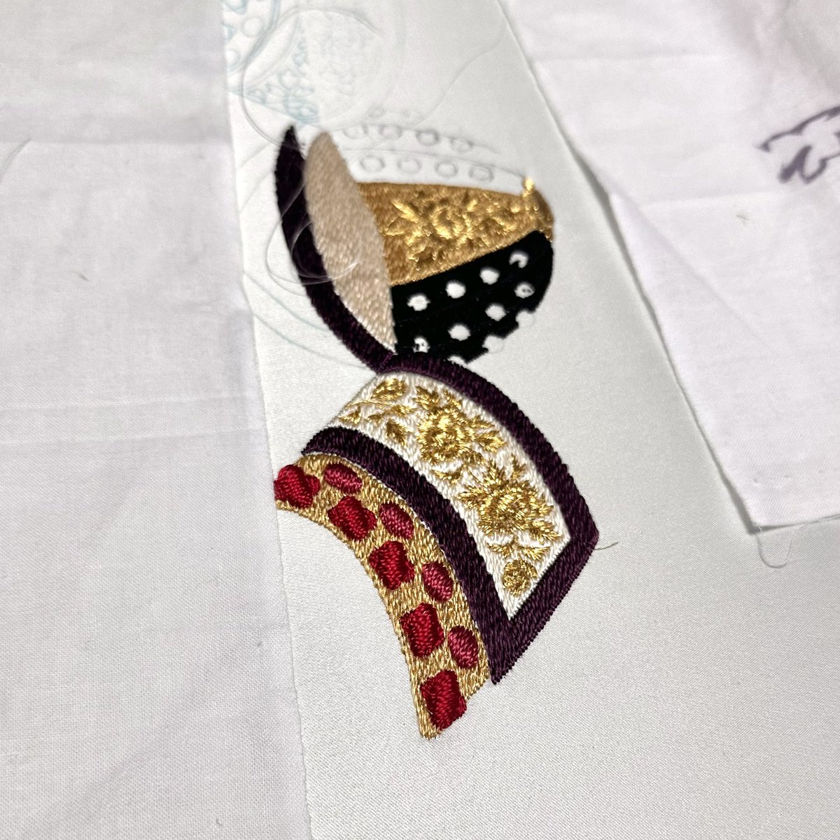 アンティーククロス＆刺繍ハンドメイド·͜· ♡ 昨日ドイツや北欧のクロスを ウェブショップに掲載しました