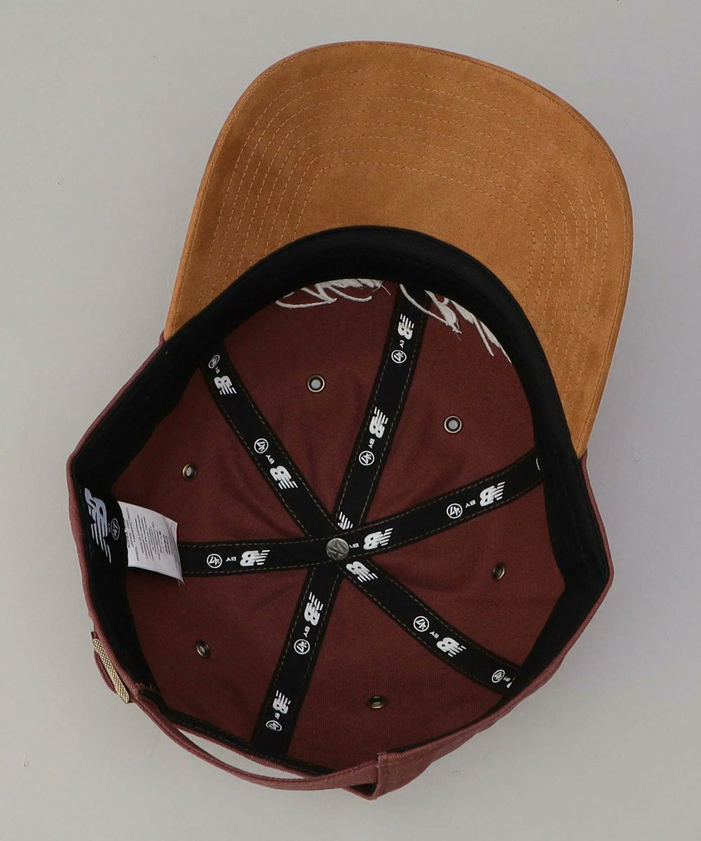 new balance qui fait des casquettes bg on aime bien

chck.me/4d41 45€