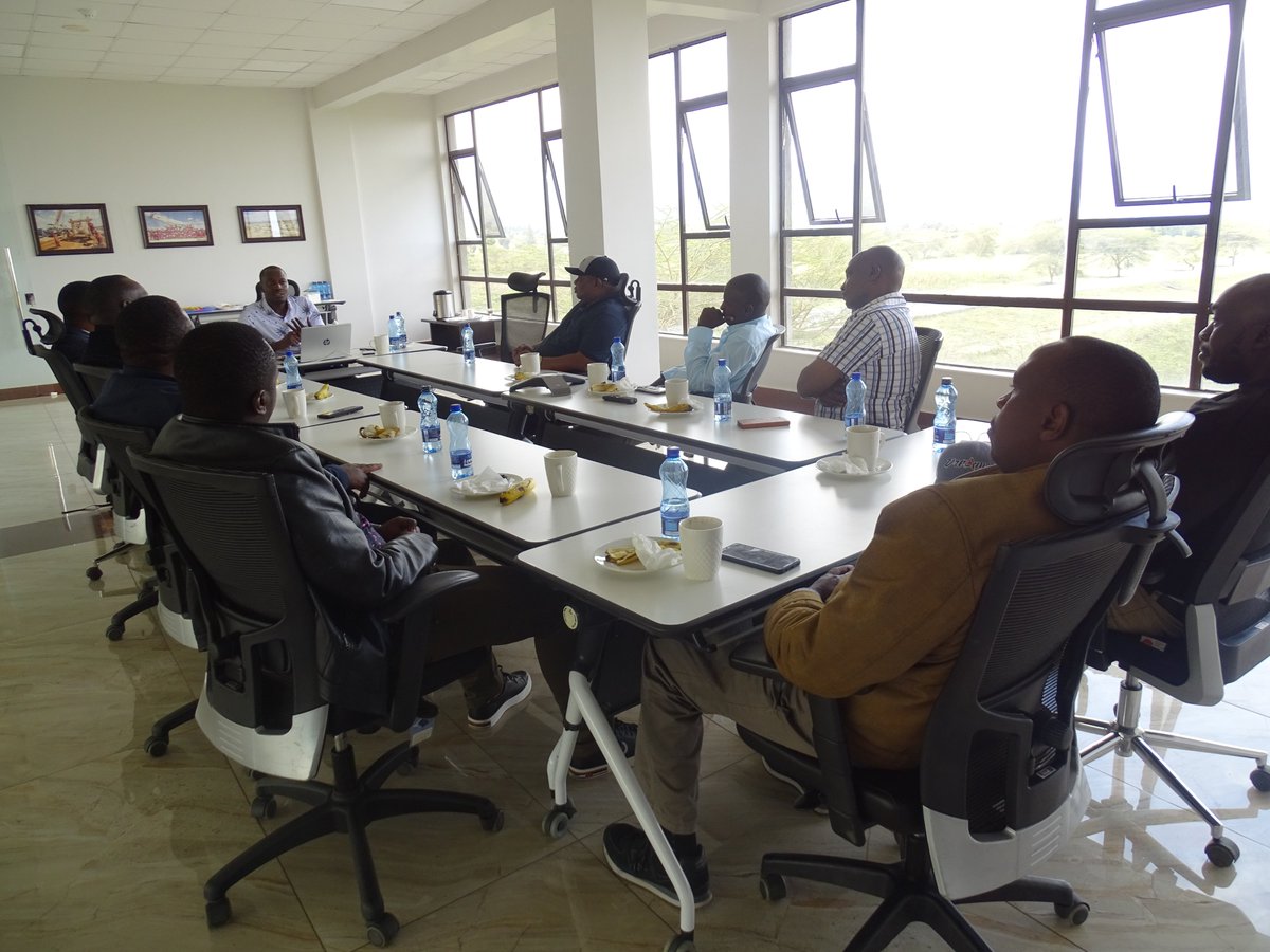 omlafrica_2012's tweet image. Today our Procurement team meets with vendors &amp;amp; stakeholders.

We value your role as partners in delivering safe, reliable &amp;amp; efficient logistics. Thank you for walking this journey with us.

#PartnershipsThatDeliver #LogisticsThatDeliver