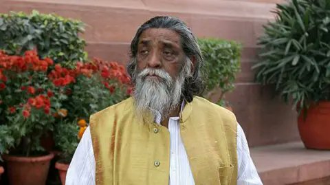 PalSkp's tweet photo. दिशोम गुरु शिबू सोरेन को मरणोपरांत भारत रत्न दिए जाने पर झारखंड विधानसभा में प्रस्ताव पारित। https://t.co/UDs79uWhyd