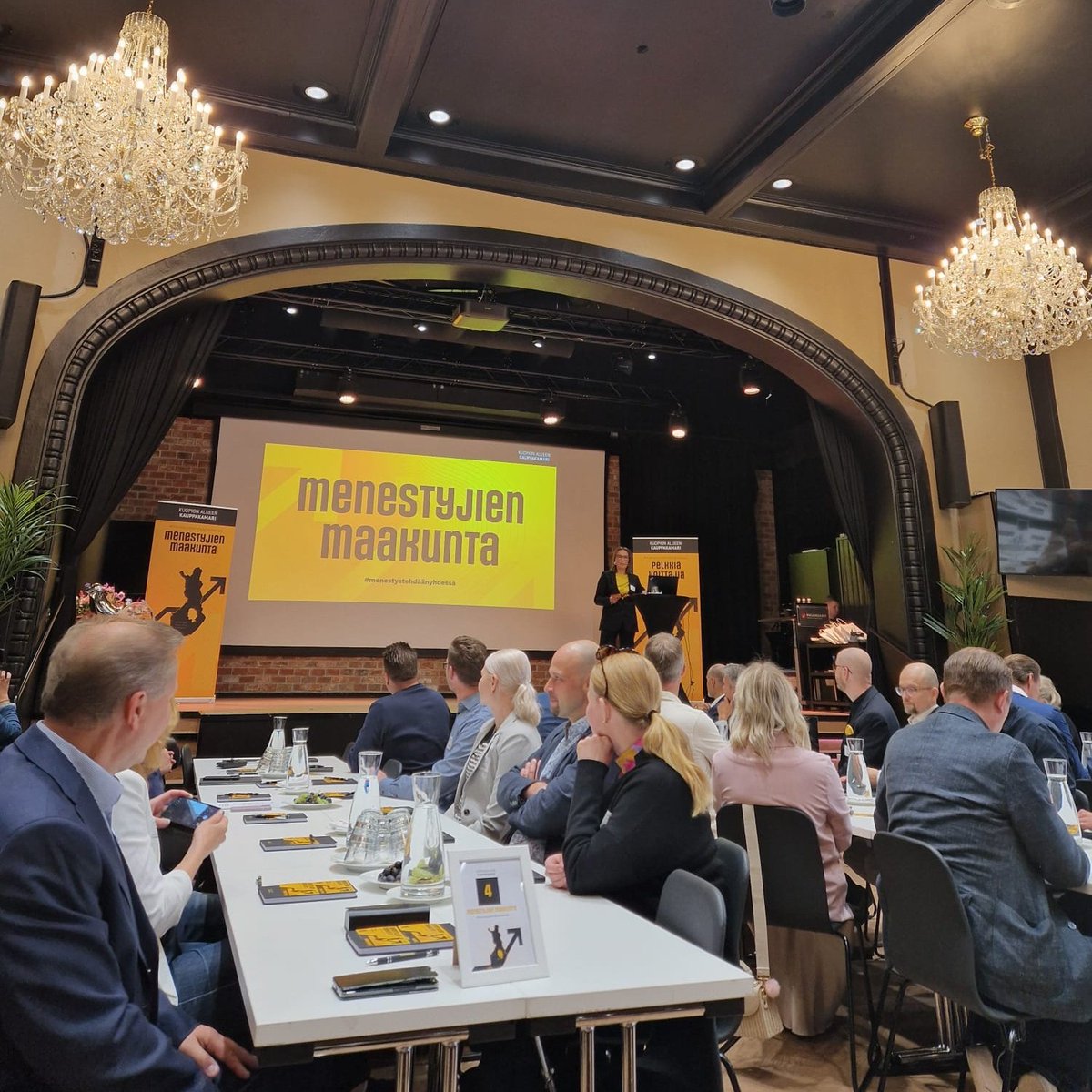 Tytti Määttä (@tyttimaatta) on Twitter photo Kuopion alueen kauppakamarin verkostoitumistilaisuus. Yhteistä tahtoa symboloi #menestystehdäänyhdessä 💛🖤
Kasvutahtoinen Pohjois-Savo tilaisuuden tehtävä on mm. auttaa meitä antamaan organisaatioina ja yksilöinä kasvulupauksia. Ja toki niitä annetaan!
<a href="/kuopiochamber/">Kuopion alueen kauppakamari</a> Kuopion alueen kauppakamarin verkostoitumistilaisuus. Yhteistä tahtoa symboloi #menestystehdäänyhdessä 💛🖤
Kasvutahtoinen Pohjois-Savo tilaisuuden tehtävä on mm. auttaa meitä antamaan organisaatioina ja yksilöinä kasvulupauksia. Ja toki niitä annetaan!
<a href="/kuopiochamber/">Kuopion alueen kauppakamari</a>