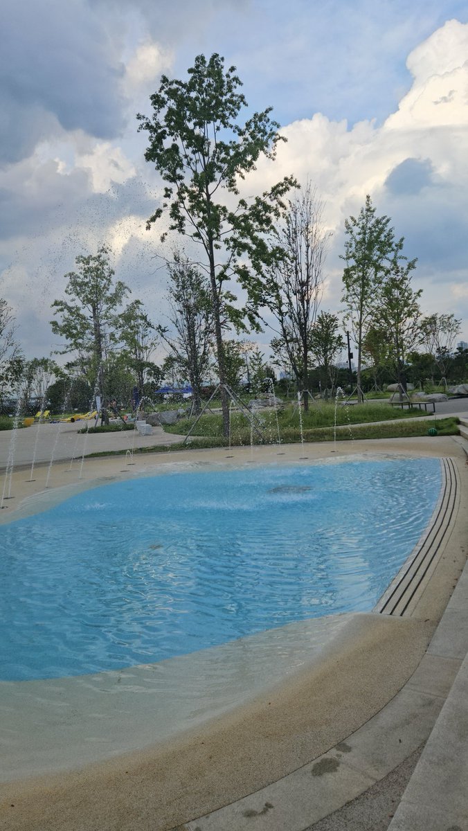 Decided to come to the park nearby and found out that RM숲 is here