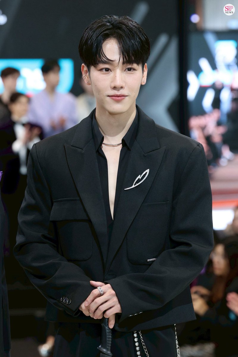 SuperstarnewsTH's tweet photo. หน���่มวอร์วันนี้หล่อมากค่า #warwanarat 🥰 ร่วมงานฉลองครบรอบ 29 ปี วัตสัน ประเทศไทย🏆✨

Watsons 29th x War 
#WatsonsxWarwanarat
#Watsons29thAnniversary  
#watsonsth https://t.co/hrO95btiQR
