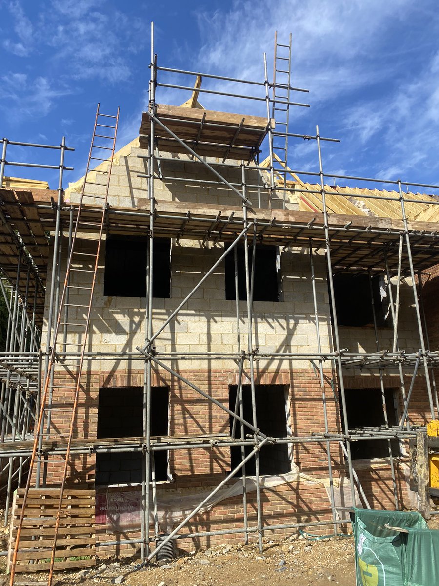 A few table tops erected on site! <a href="/dmsscaff/">DMS Scaffolding</a> #dmsscaffolding