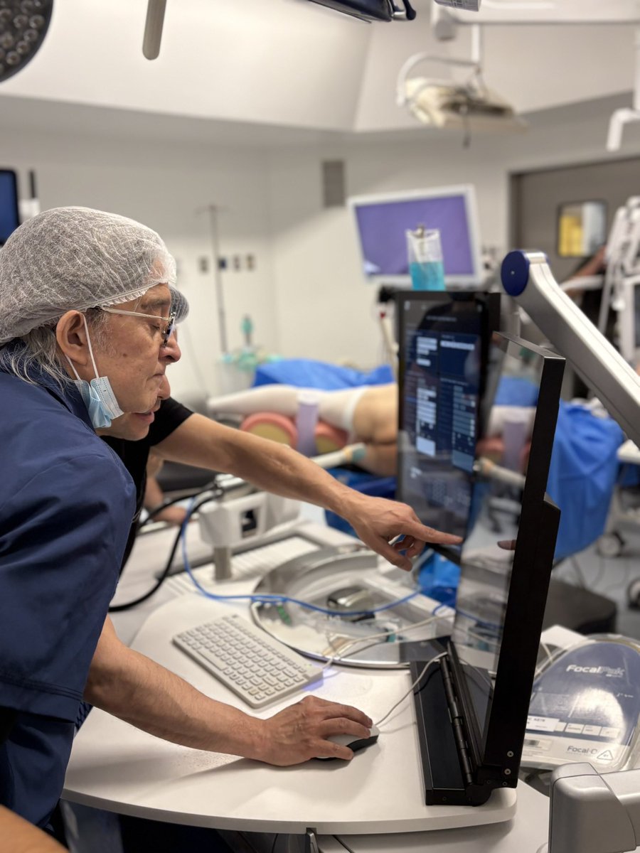 EngineerToTheKT's tweet image. Thank you Dr. @dr_ocastillo &amp;amp; Dr. @arquimedes_rc for launching the @
@ClinicaIndisa Focal One program in Chile! 🇨🇱 Exciting times in South America as teams unite to advance focal therapy &amp;amp; optimize outcomes in prostate cancer. 💪🌎 #ProstateCancer #FocalOne #FocalTherapy…