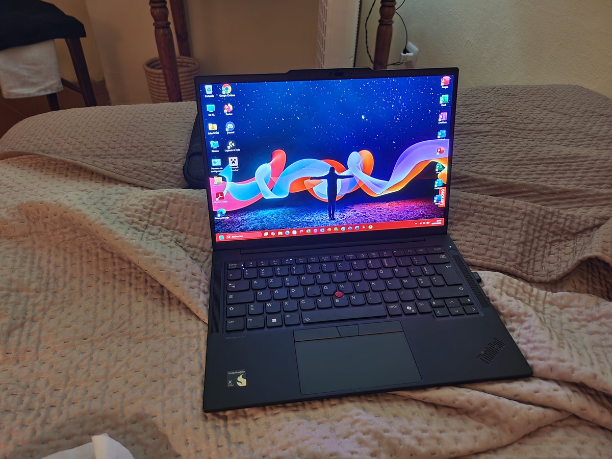 roge_jules's tweet image. Even in the Italian heat, this #ThinkPad did a great job.
#ThinkPadThursday #LenovoIN @Lenovo @lenovofr