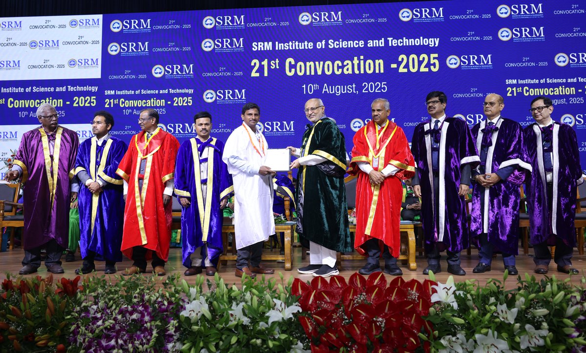RahulkumarJKB's tweet photo. Honored to receive my PhD at SRM University’s 21st Convocation, attended by esteemed leaders like Dr. T.R. Paarivandhar &amp; Shri C.P. Radhakrishnan. Grateful to my mentors &amp; parents for their support. Here’s to new beginnings! 🎓✨ #PhD #SRMUniversity #Achievement https://t.co/5BlarCdbK9