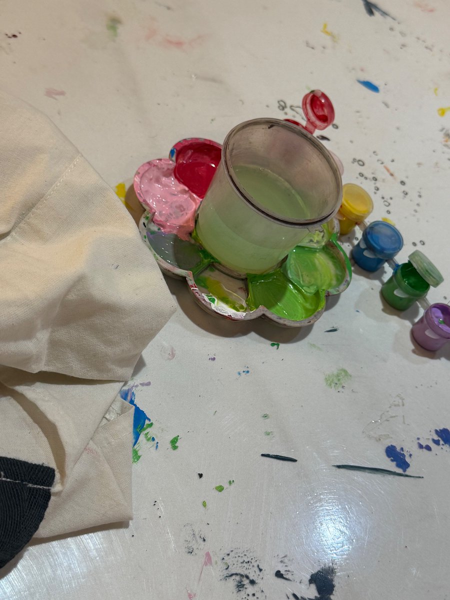 Aralie_JKT48's tweet photo. garden flower 🎨 

https://t.co/bv41uBCYoG

#DayLie https://t.co/tr11EJQ6tn