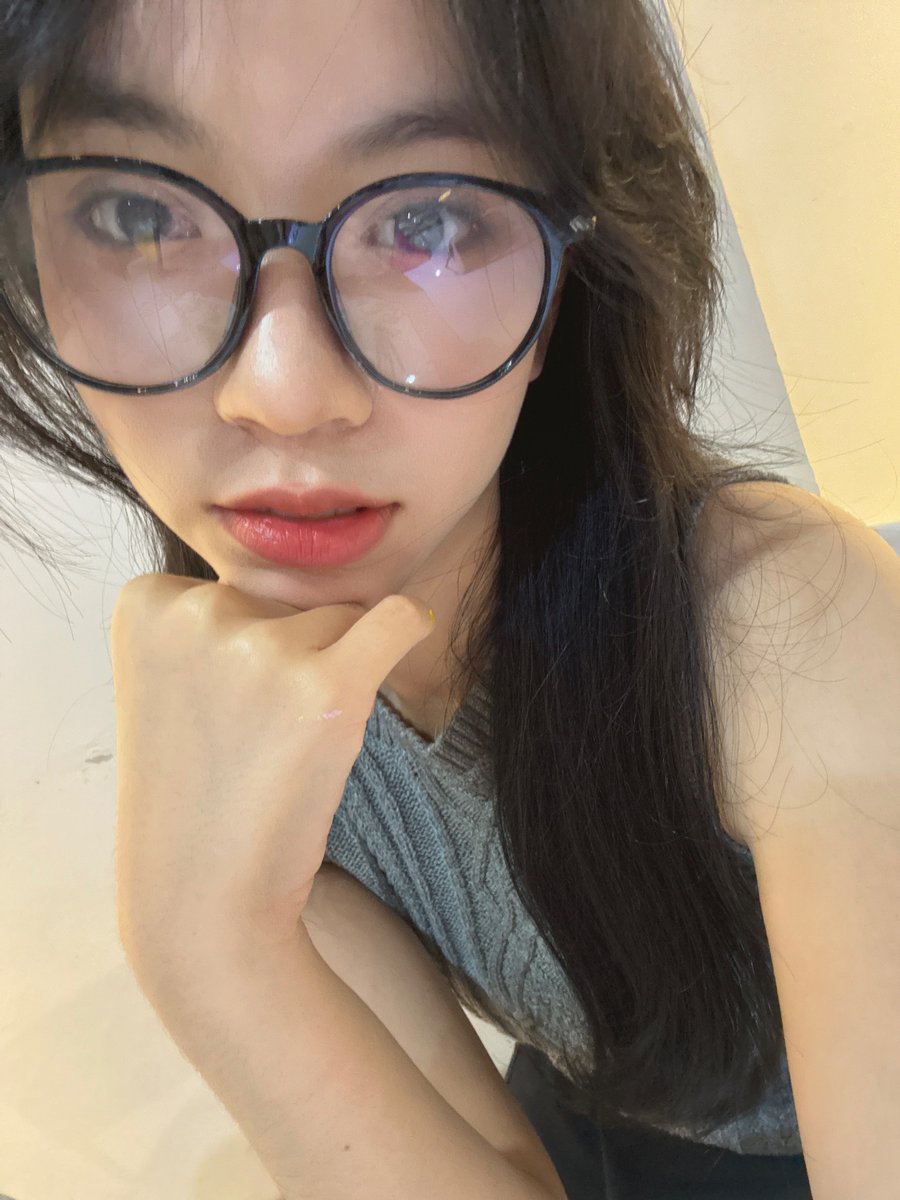 Aralie_JKT48's tweet photo. garden flower 🎨 

https://t.co/bv41uBCYoG

#DayLie https://t.co/tr11EJQ6tn