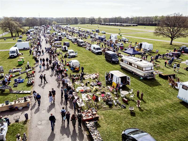 We are open! This weekend is our amazing Detling Showground (Kent) Antiques &amp; Vintage Fair. 400+ fantastic indoor stalls with thousands of treasures, food &amp; drinks available and masses of free parking #antiques #antiquesfairs #dayout
<a href="/BBCBargainHunt/">Bargain Hunt</a>