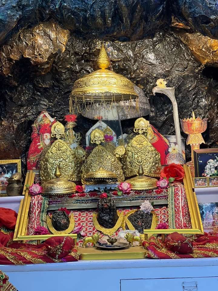 माता वैष्णो देवी जी के दिव्य अलौकिक दर्शन  !

जय मां वैष्णो देवी !