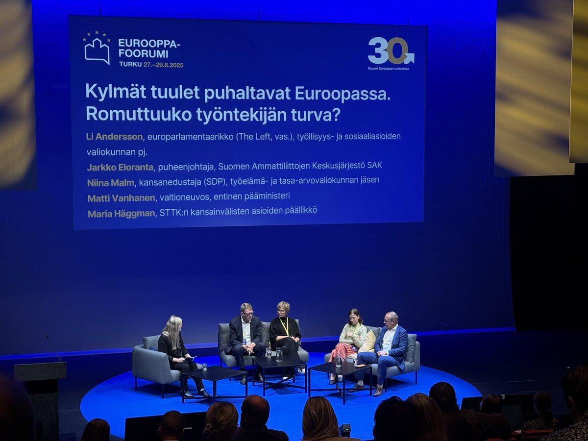 Kylmät tuulet puhaltavat Euroopassa. Romuttuuko työntekijän turva? Tästä keskustellaan nyt Pienellä näyttämöllä <a href="/duunarit/">SAK</a>, <a href="/STTKMikonkatu/">STTK</a>, <a href="/finindustrial/">Teollisuusliitto</a> ja Ammattiliitto Pro:n ohjelmanumerossa 💬

<a href="/liandersson/">Li Andersson</a> <a href="/niina_malm/">Niina Malm</a> 
#Eurooppafoorumi #Europeforum #Turku
