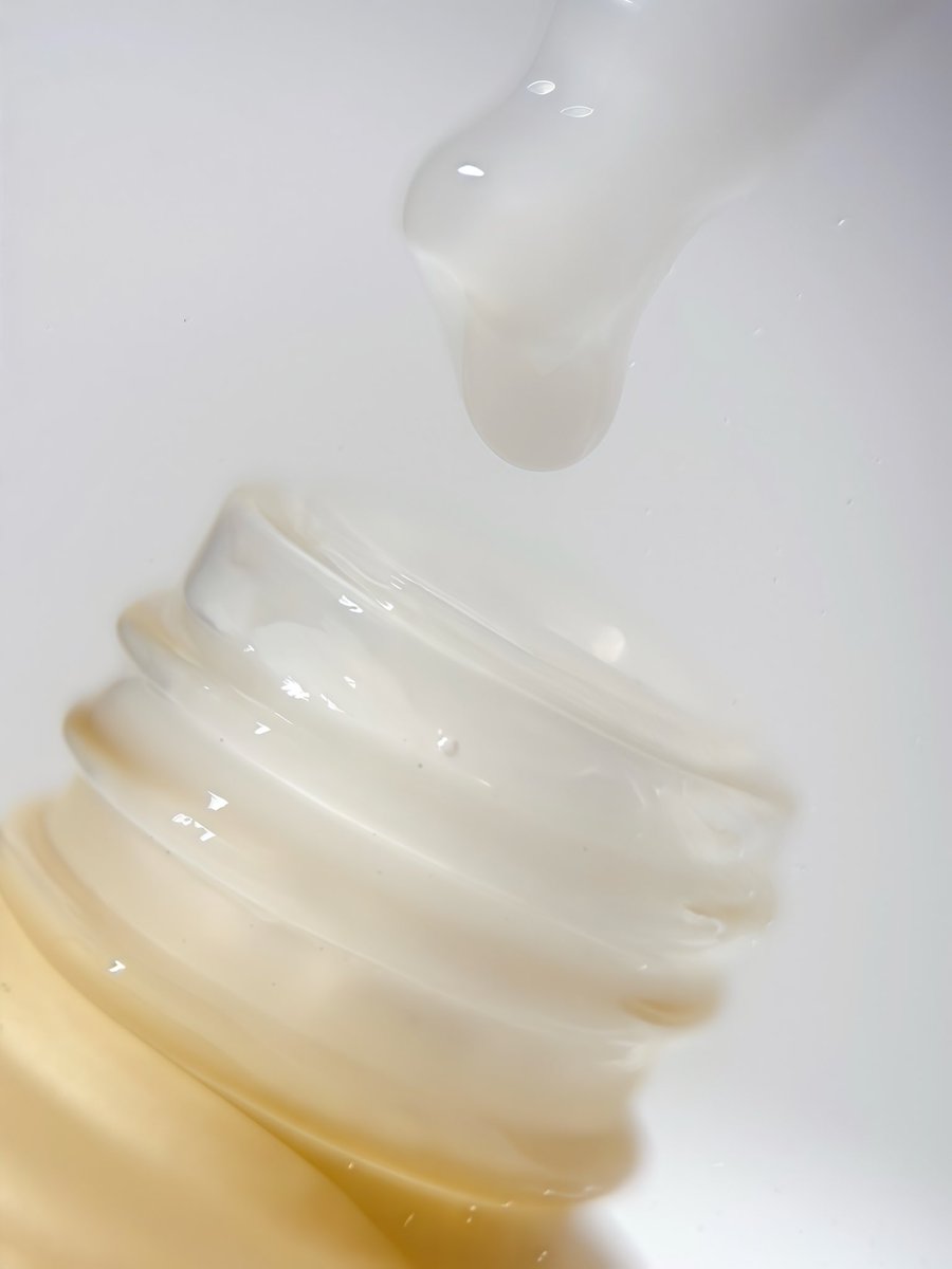 Since 2021, never fails me!🔥

Serum all-rounder ini tuh beneran G.O.A.T — hydrating, soothing dan... brightening-nya super nampol✨
Literally EVERYTHING your skin’s been asking for!💫

Healthiest my skin has EVER been!😍