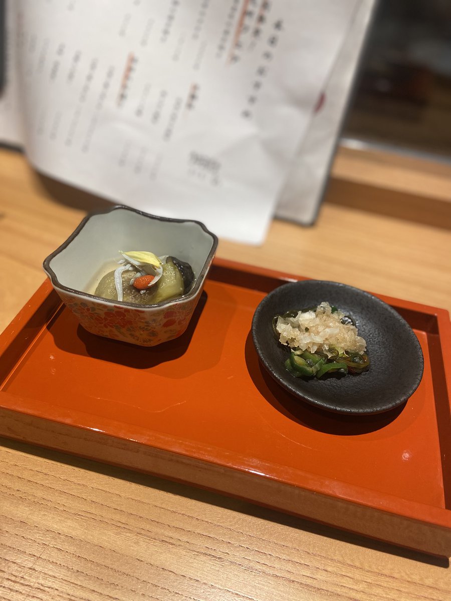 kanpaikiyanon's tweet photo. 【川崎/炭火焼き ウキヨバナレ】

鮎の原始焼きは香ばしく、トロいわしは脂がのって口の中でとろける美味しさ🤤
サイドのメンチカツは肉汁じゅわ〜で絶対頼むべき🥺
鳥刺しもコリコリ食感で鮮度抜群✨
落ち着いた雰囲気で居心地も◎
5,000〜6,000円前後🍶

#川崎グルメ #神奈川居酒屋 #居酒屋 https://t.co/FtMugOFdlK