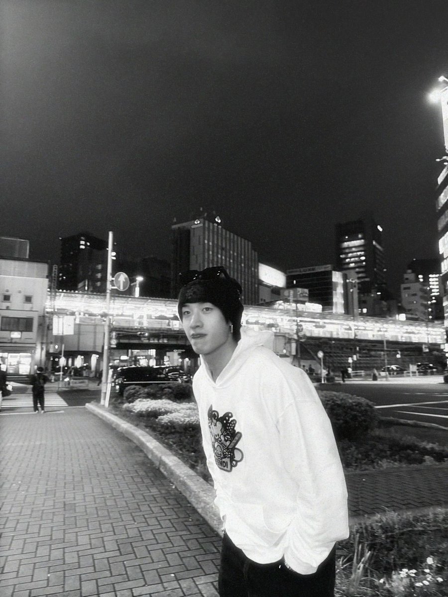 chriutopher's tweet image. someone please confirm… did i just pet a dog or a mini bear? 🐶?🐻?

#ChrisGallery