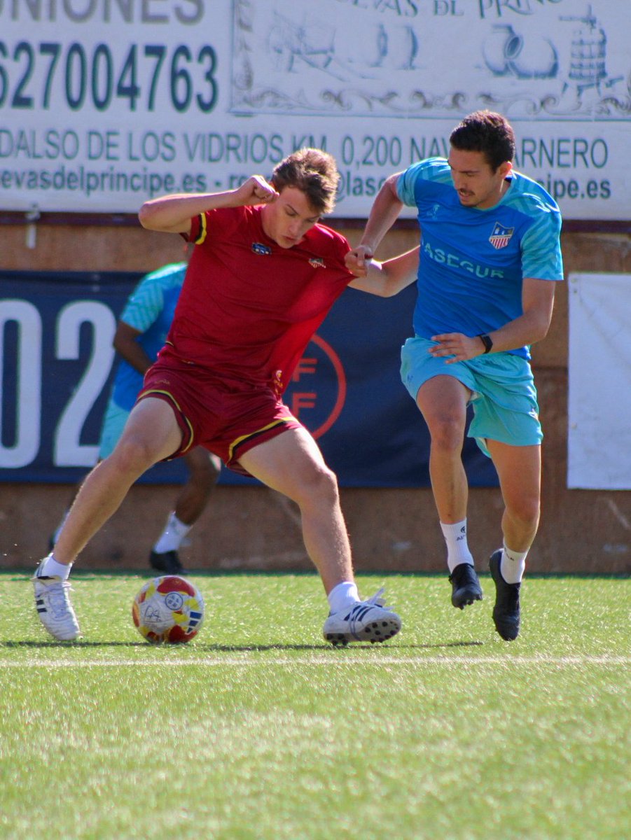 📸⚽ Partido de entrenamiento entre Primer Equipo y Senior B 

#AlNavalYoLeAmo