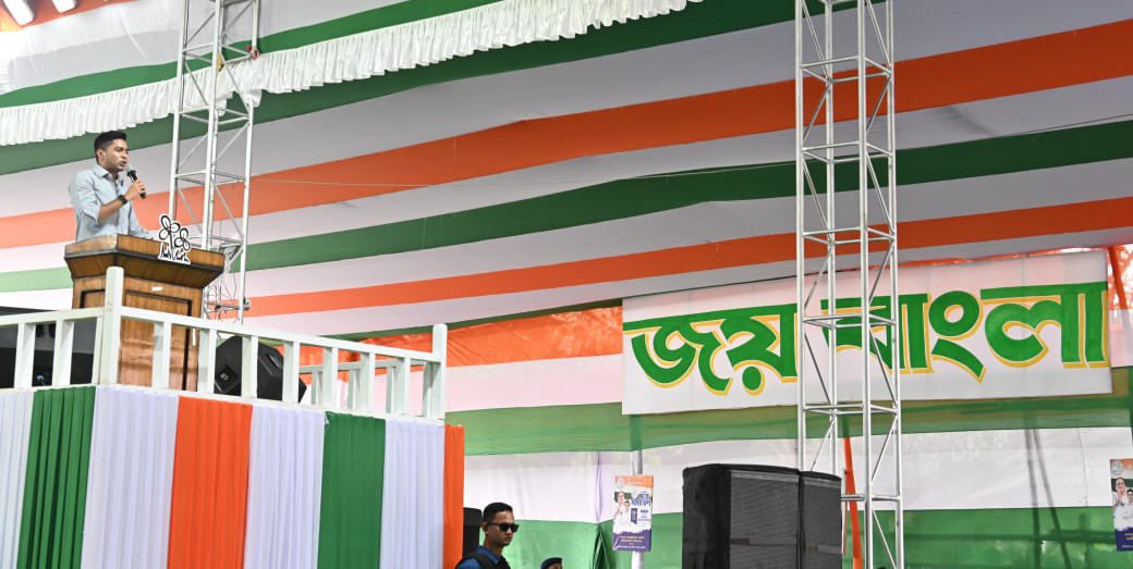 A picture is worth a thousand words, but the images of Shri <a href="/abhishekaitc/">Abhishek Banerjee</a>’s blistering address at #TMCPFoundationDay say just one thing to the <a href="/BJP4India/">BJP</a> zamindars in Delhi: sleepless nights await you.

The poll bugle has been sounded. In 2026, Bengal will uproot you and throw