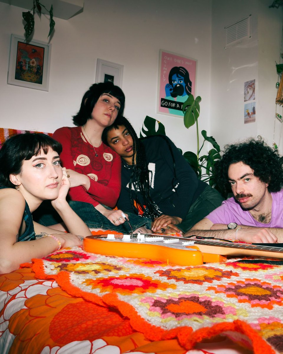 singularartists's tweet image. SPECIAL GUEST ADDED

Local heroes : #deliveryservice
will be on support duties for

@FarCaspian 's eagerly awaited Dublin show. 

He takes over @TGSDublin on 8th Sept in support of his new album 'autofiction' (OUT NOW)

TIX + MORE INFO ⬇️
singularartists.ie/show/far-caspi…