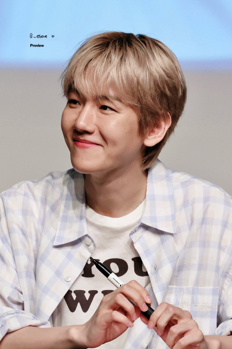 B_elieve04's tweet photo. 250828 애플뮤직 팬싸
#백현 #BAEKHYUN @B_hundred_Hyun https://t.co/oOtVckF4My