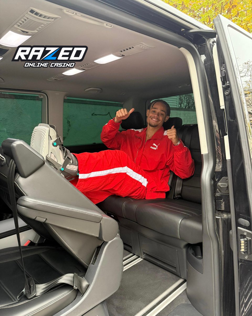 🚨Xavi Simons has arrived in London awaiting Chelsea and Leipzig to finalize the deal before his medicals begin.

[<a href="/JacobsBen/">Ben Jacobs</a>]