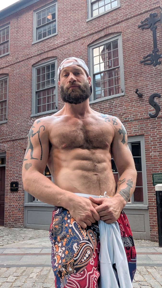 adammelvinbaby's tweet photo. Out in Boston walking around shirtless,
Feeling the vibeà
https://t.co/cNdcMsn0Ec
#fitness #domdaddy #sub4me #muscles #gym #master #sir #hardwork #selfie #sexy #spicy #hairy #bush #paypig #findom #cash
#Fantasy #findommaster https://t.co/CvlhzmOhbc