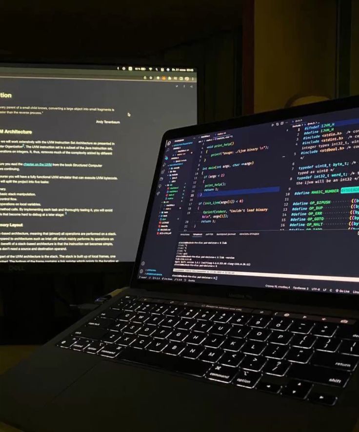 لو بتتعامل مع بيانات كتير، لازم تستخدم Tools قوية عشان تديرها بذكاء، مش بمجهودك بس!
ومن أفضل 5 أدوات هتسهل حياتك:
✔ 1. MySQL Workbench – الأفضل للتصميم والإدارة.
✔ 2. pgAdmin – واجهة قوية لإدارة PostgreSQL.
✔ 3. DBeaver – بيدعم كل أنواع قواعد البيانات تقريبًا.
✔ 4. phpMyAdmin
