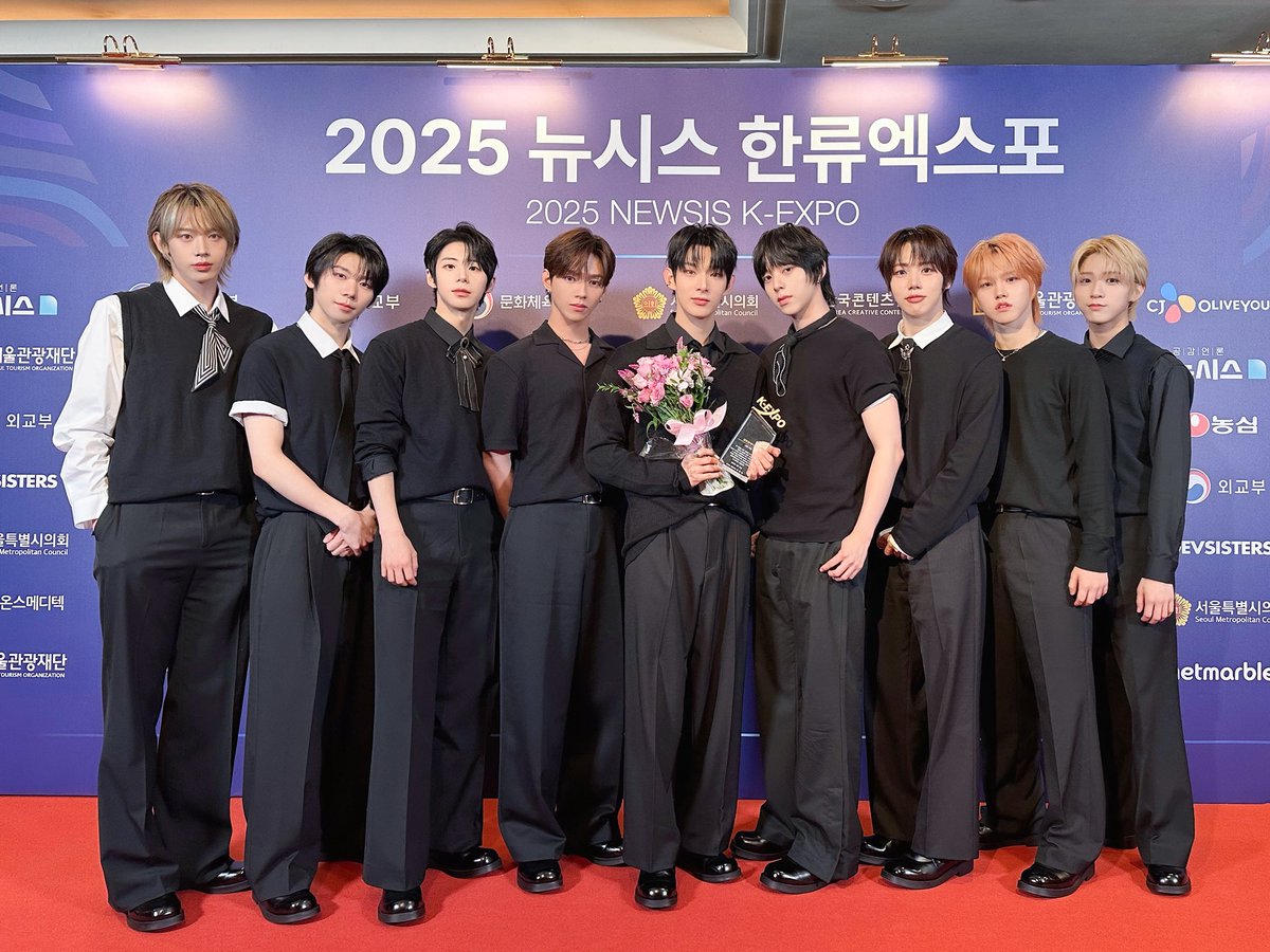 [📸] #2025_NEWSIS K-EXPO #250828

2025 NEWSIS K-EXPO 완료 ✨
글로벌 네티즌 🏆 감사합니다🥰
늘 고마워요 😍

#AHOF #아홉