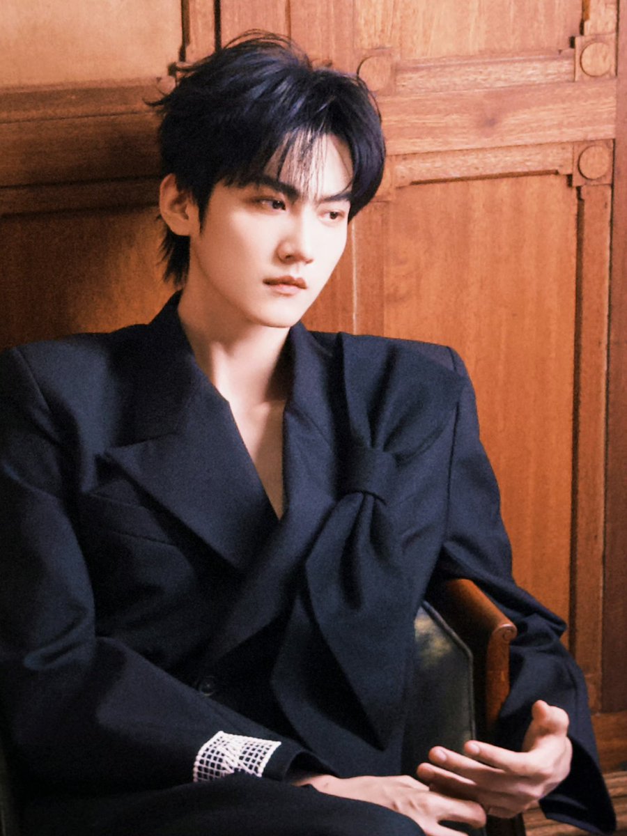 astrophile_zky's tweet photo. ไฮโซโบใหญ่ 😆

KEYU TMALL BEAUTY
#ZKYxTmallAwards2025
#周柯宇 #โจวเคออวี่ #Zhoukeyu #DanielZhou https://t.co/uKRK7B33NO