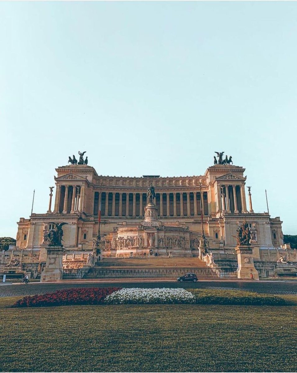 DerekCook177336's tweet photo. Rome Italy https://t.co/llOqgdmTLr