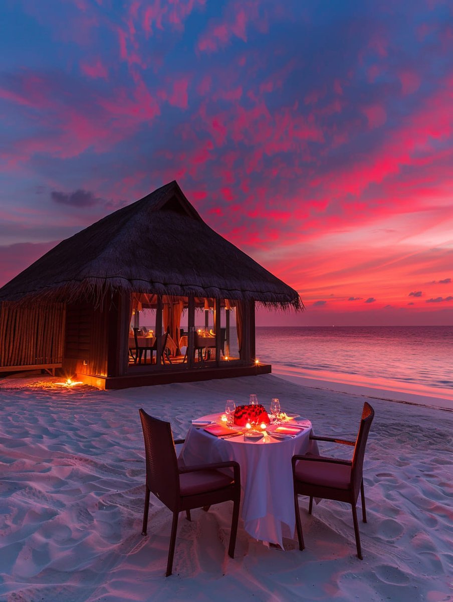 JordanLope37017's tweet photo. Dinner on the beach in Maldives https://t.co/qMaA1xWCBD
