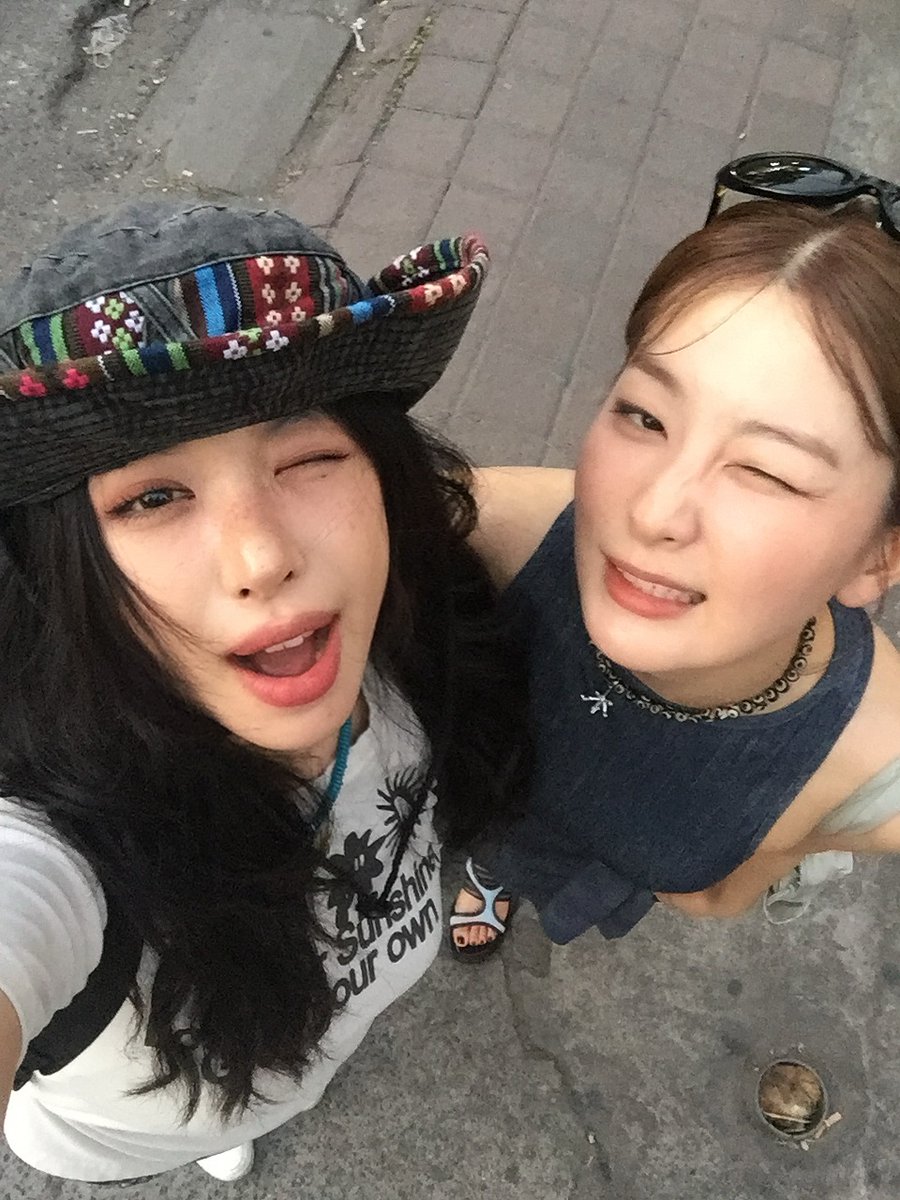 KSG Updates (@ksgupdates) on Twitter photo 250828 Sujin IG
"What Happened In Bali (3)"
(reference to the drama also known as 'Memories of Bali' or 'Something Happened in Bali')
instagram.com/p/DN5RTcPEoU1/
#์ฌ๊ธฐ #SEULGI <a href="/RVsmtown/">Red Velvet</a> 250828 Sujin IG
"What Happened In Bali (3)"
(reference to the drama also known as 'Memories of Bali' or 'Something Happened in Bali')
instagram.com/p/DN5RTcPEoU1/
#์ฌ๊ธฐ #SEULGI <a href="/RVsmtown/">Red Velvet</a>