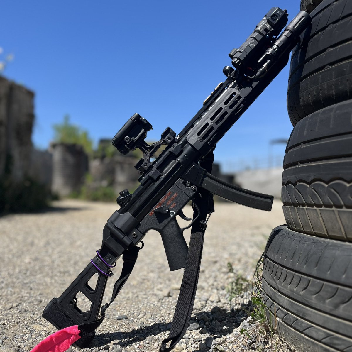 ゲーム用に買った次世代MP5
重くしすぎてゲーム向いてないから前のセットアップに戻そうかな