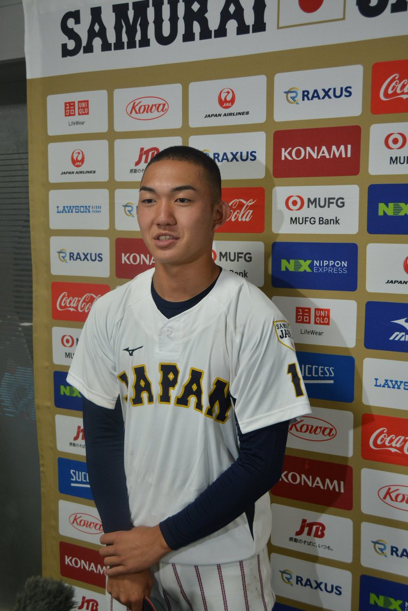 nobu_takiguchi's tweet image. U18日本代表で唯一の2年生、#沖縄尚学 末吉良丞投手について他の選手に聞きました。

#横浜 の阿部葉太選手は「優勝投手なので、逆に敬っている」、#健大高崎 の石垣元気投手は「下半身がデカくてずっと触っていた」と記者団の笑いを誘う回答が相次ぎました。
#高校野球 #甲子園 #侍ジャパン